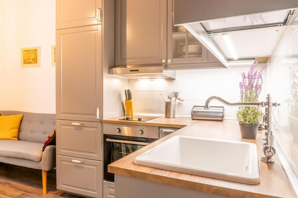 Central And Comfy 2Bdr Apartment Near Parliament Beograd Bagian luar foto