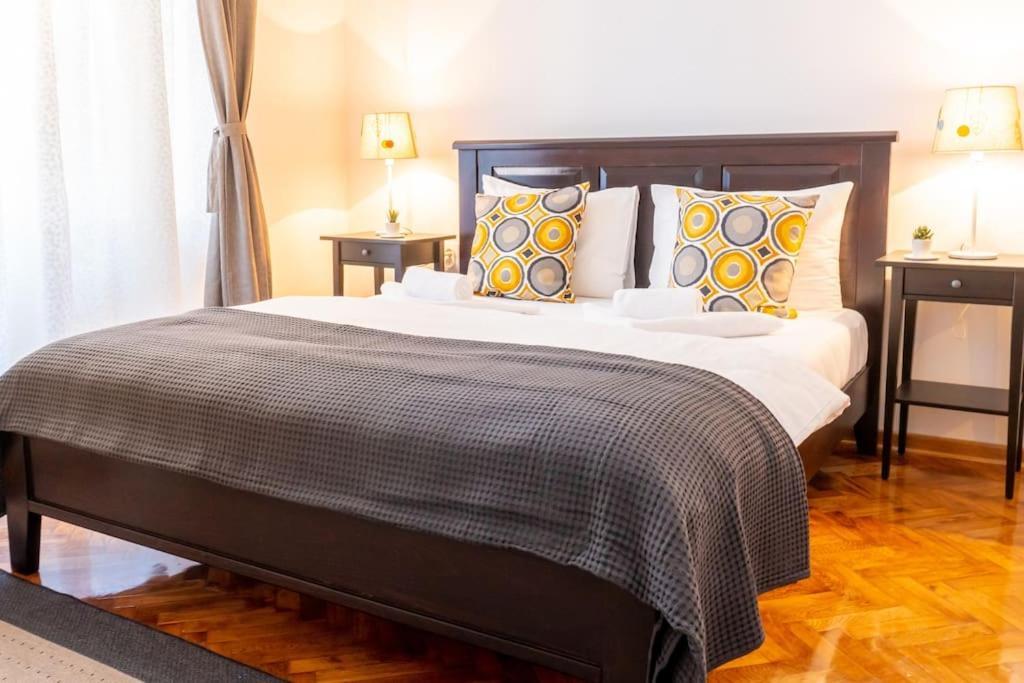 Central And Comfy 2Bdr Apartment Near Parliament Beograd Bagian luar foto